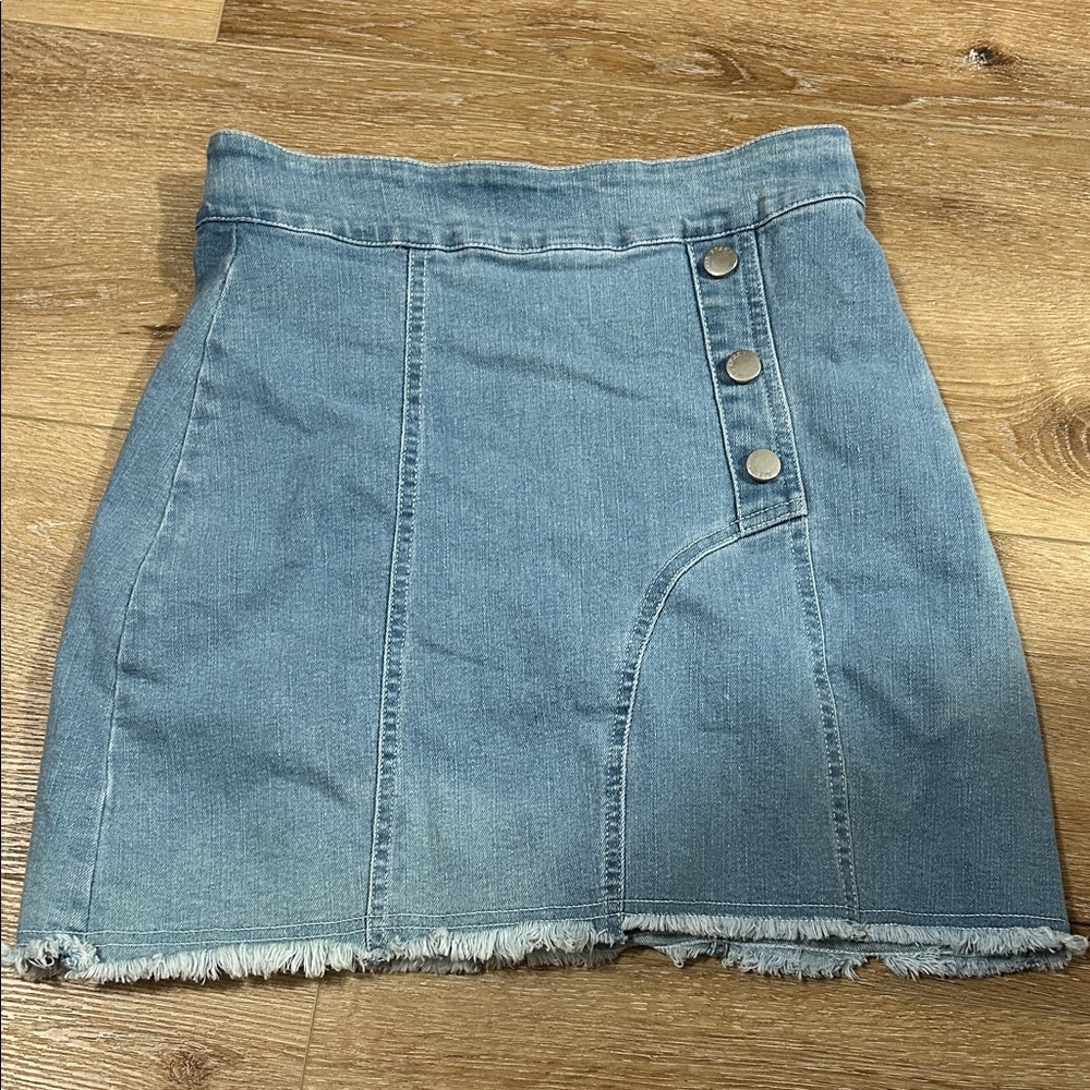 Stylish Blue Denim Mini Skirt